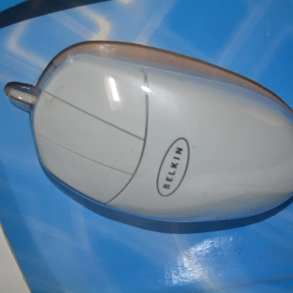 BELKIN Wired PC USB MOUSE 3 Button 6 Foot Cord Right or Left Handed Users NIB F8